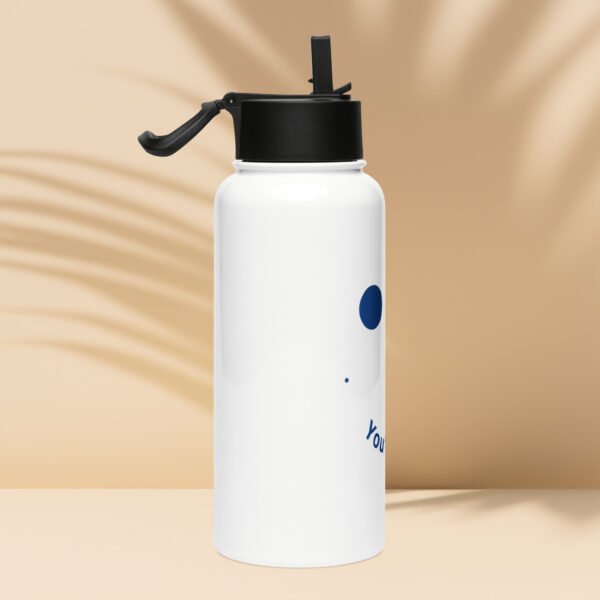 Stainless steel water bottle with a straw lid - Image 2